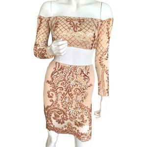 LUST & LUXE ROSE GOLD SEQUIN BROCADE TWO PIECE SET. WOMEN’S SIZE SMALL